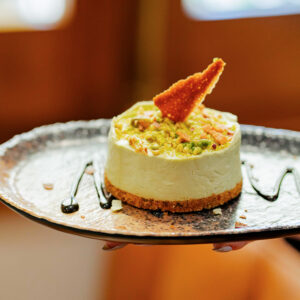 TARTA CREMOSA DE PISTACHO Y QUESO MANCHEGO